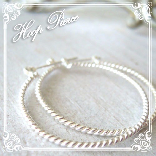 ミル打ちのような複雑な輝きのツイストワイヤーの職人が丁寧に仕上げた25mmフープピアス シルバー (p-05-si)