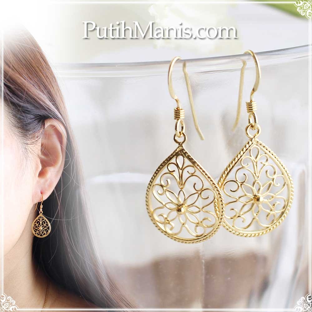 しずく型チャームのゴールド・ドロップピアス・K24GPK18GP【ニッケルフリー加工】 [fil10-g-pa]