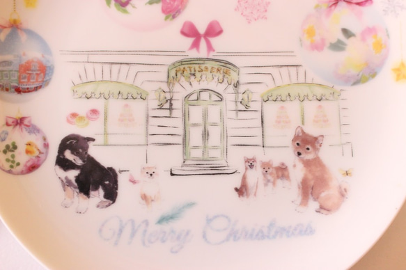【限定・冬支度ハンドメイド２０２０】柴犬さん☆みんなでクリスマスケーキのお買い物♪・１９㎝プレート「ポーセラーツ」 3枚目の画像