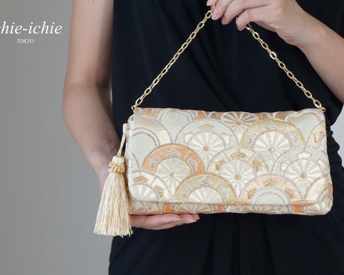 黒金刺繍　帯リメイク帯クラッチショルダー2ウェイバッグ　フォーマル　パーティー 結婚式やパーティー日常使いにも。絹帯リメイク 2way クラッチ