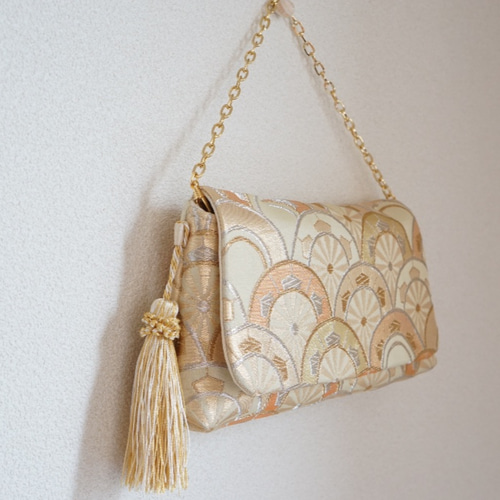 シャンパンゴールド　帯リメイクバッグ　ショルダークラッチ2ウェイ　フォーマル シャンパンゴールド 帯リメイクバッグ ショルダークラッチ2