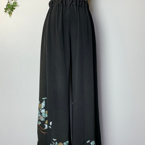 着物リメイクフレアパンツ ?media_id=3642353835198146419