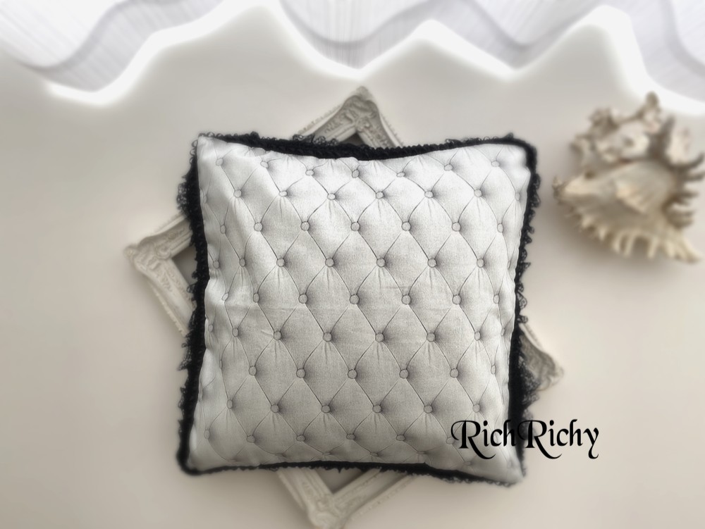 ドオンリー オリジナルハンドメイドクッションカバー トロンプルイユ ボタン止め風デザイン クッションカバー