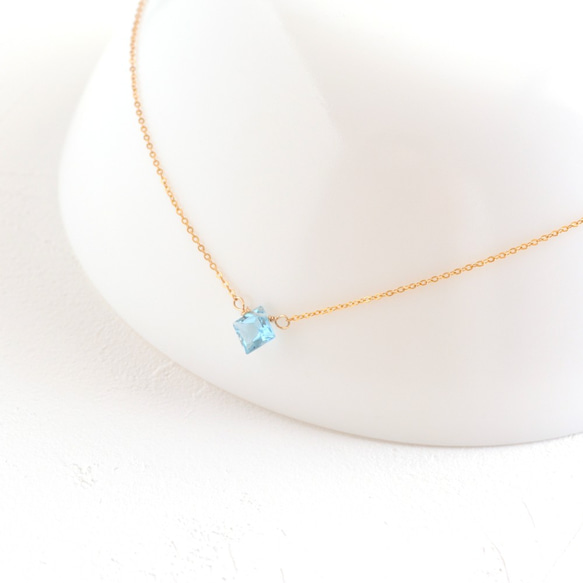 14KGF スイスブルートパーズ 一粒 シンプル ネックレス・11月 誕生石・青い 天然石 華奢ネックレス・プレゼント 4枚目の画像