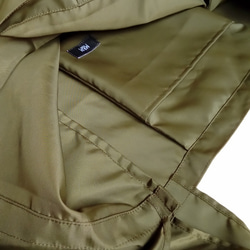 ポリエステルサテンのレジ袋型 肩がけバッグ Lサイズ　ダークカーキ 6枚目の画像