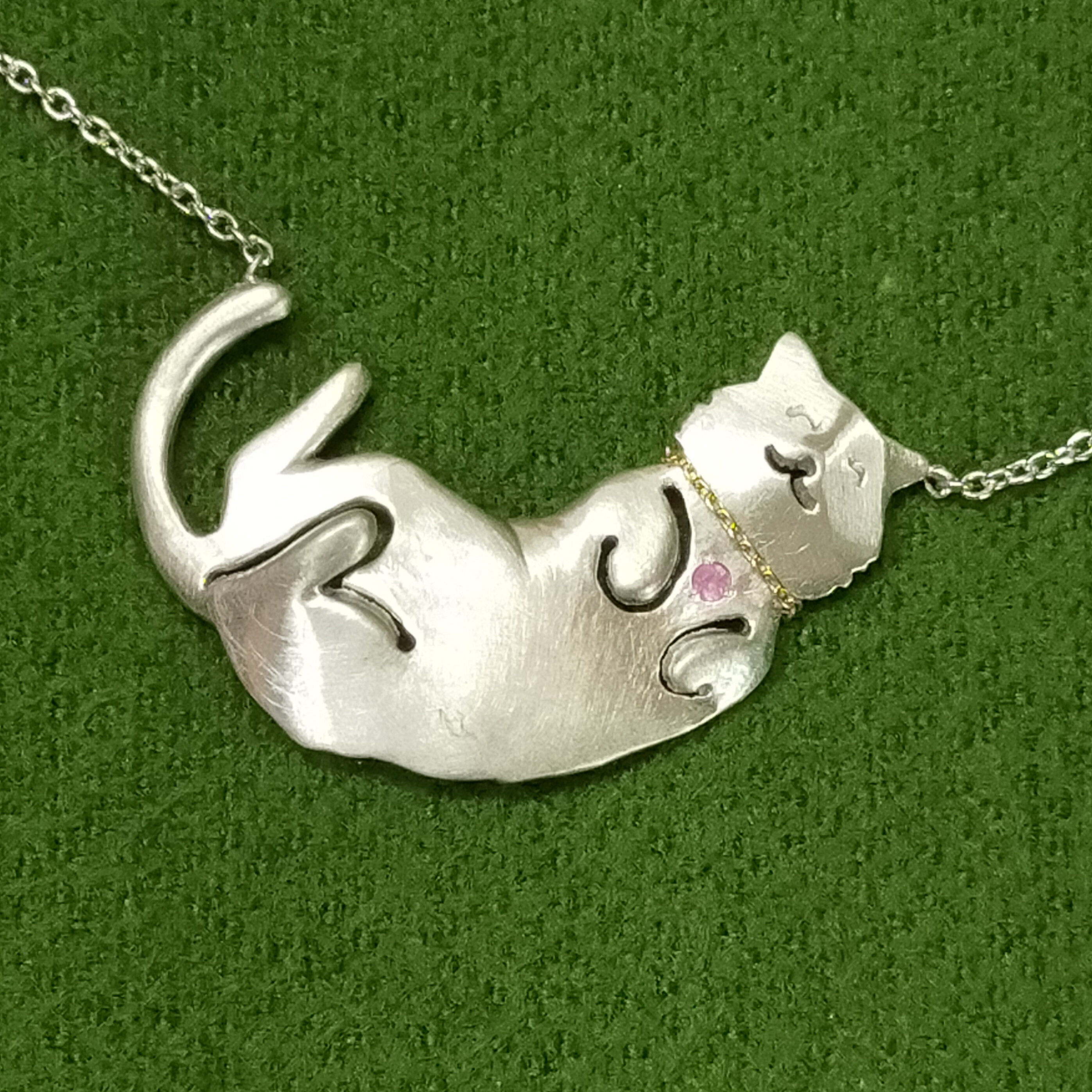 《受注制作》日向ぼっこほっこりネコちゃん シルバーネックレス