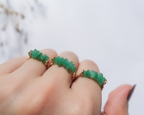 ポメラブ出品（天然石） アフガニスタン産 母岩付きエメラルドの原石（標本）9.8g - cute