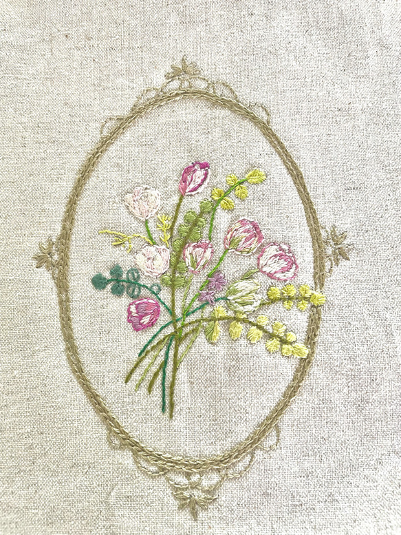 チューリップの花束の刺繍　ブックカバー 2枚目の画像