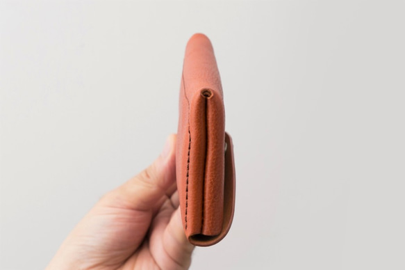 イタリア製牛革のコンパクトな長財布 ／ ライトブラウン　（受注製作） 3枚目の画像