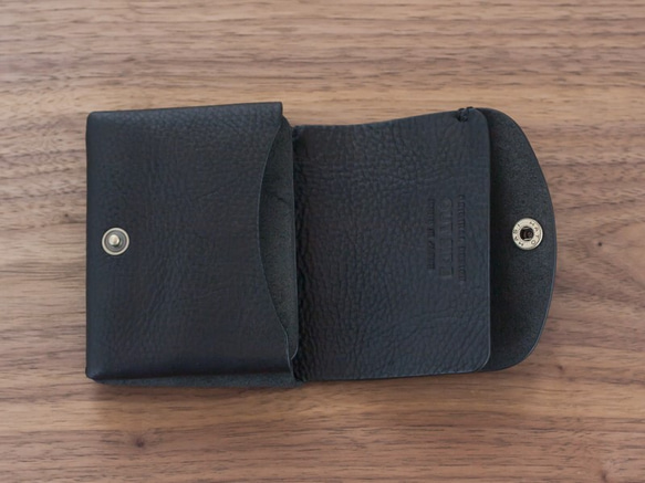 イタリア製牛革の二つ折り財布 １／ ブラック※受注製作 3枚目の画像