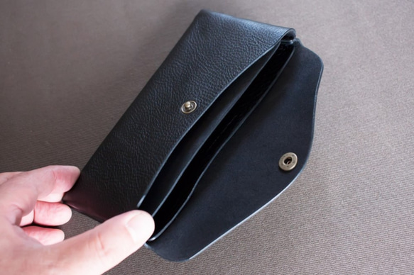 イタリア製牛革のコンパクトな長財布3 / ブラック※受注製作 4枚目の画像