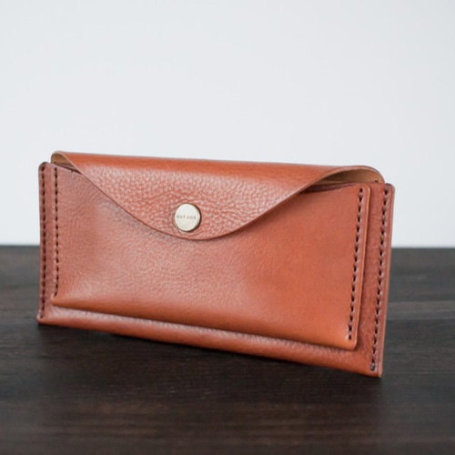 ぐしぐし手縫い＊挿し色ゴールドとヴィンテージボルドーのスリムな本革  