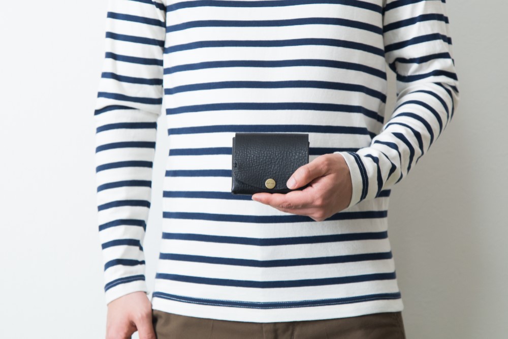 イタリア製牛革の二つ折りピッコロ財布 ／ ブラック※受注製作