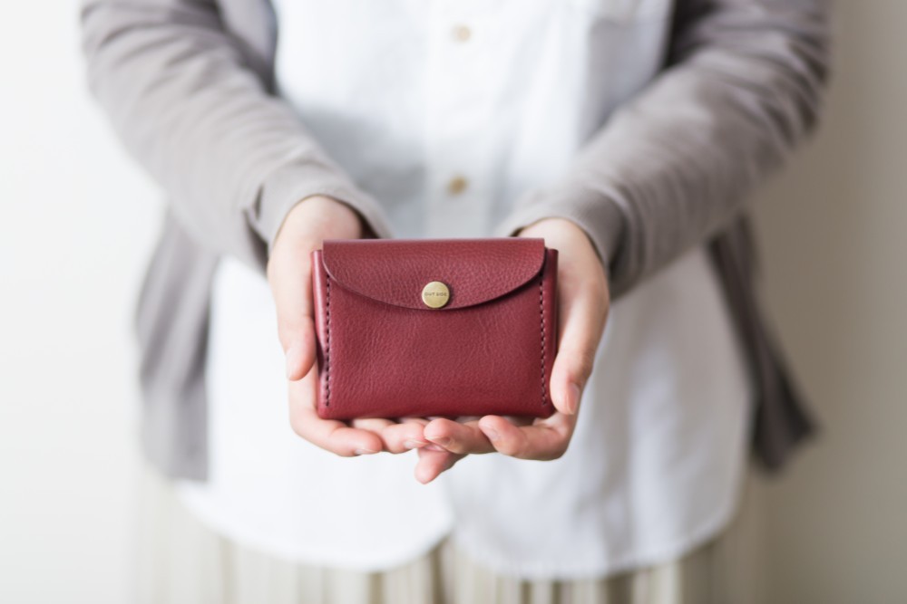 イタリア製牛革のコンパクト財布 M  ／ ワイン※受注製作