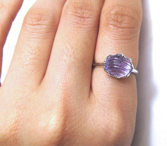 雕刻紫水晶戒指（銀色） 第3張的照片