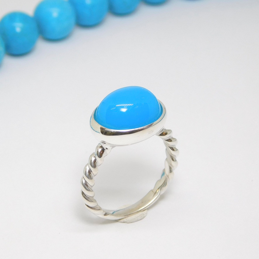 カボションのシーブルーカルセドニー・リング