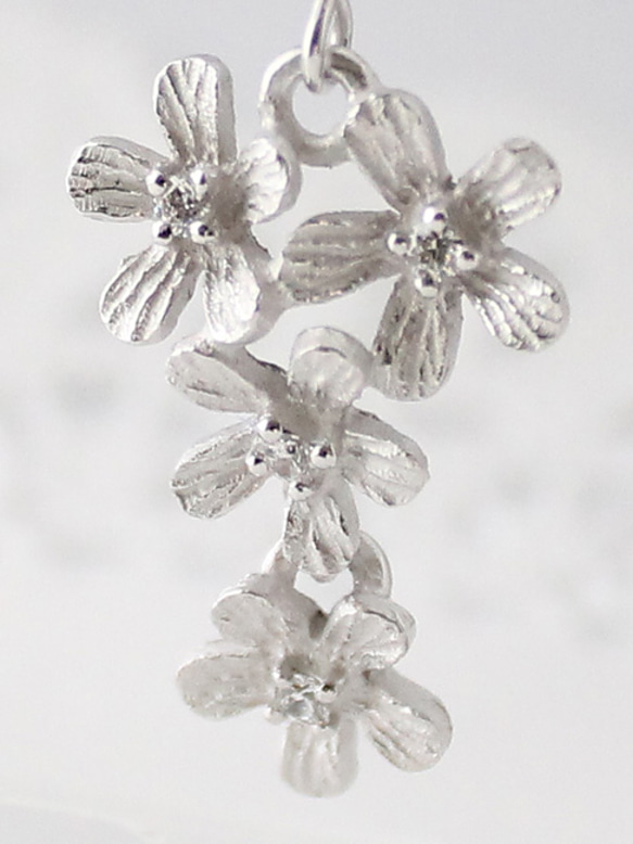 Petit fluer pierce (four/rhodium plating) 2枚目の画像