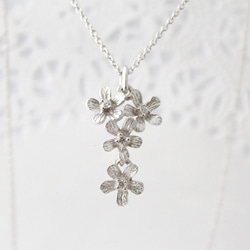 Petit fluer necklace T (rhodium  plating) 1枚目の画像