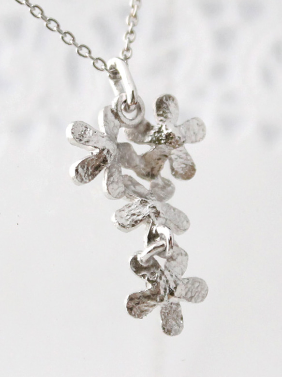 Petit fluer necklace T (rhodium plating) 第3張的照片