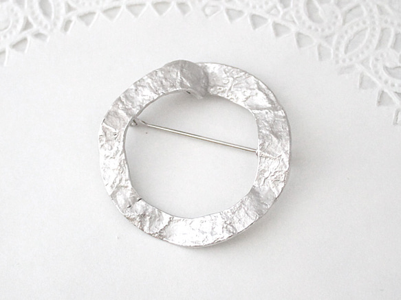 Circle brooch (rhodium plating) 1枚目の画像