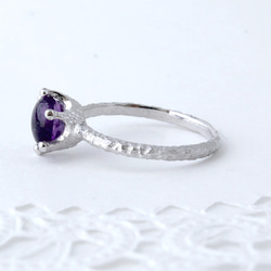 Amethyst milk crown ring / rhodium plating 第2張的照片