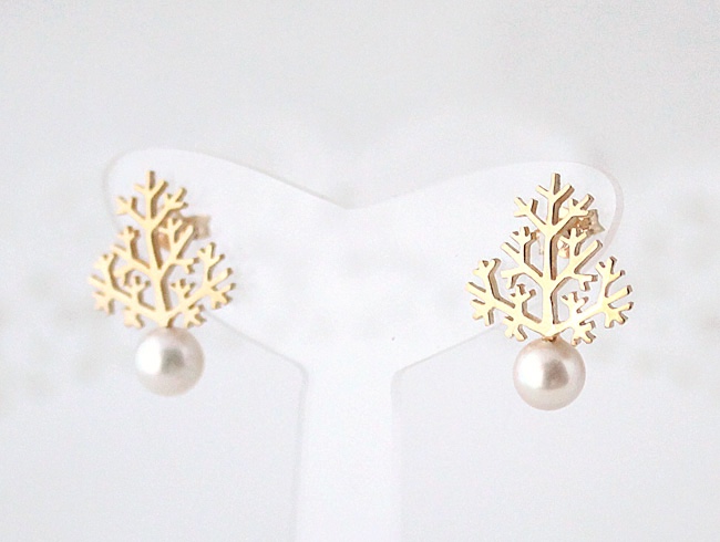モミの木とパールのピアス (k18 gold plating)