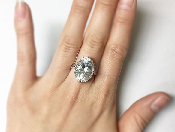 White topaz ring/ rhodium plating 第4張的照片