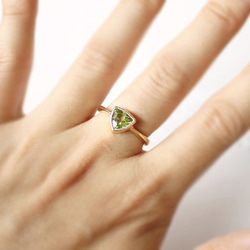 Peridot ring〈trilliant cut〉 / rhodium plating 第6張的照片