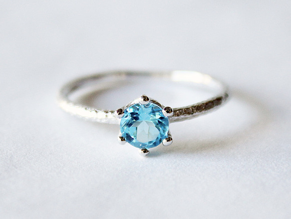 round cut blue topaz ring [5mm] (rhodium plating)【受注制作】 1枚目の画像