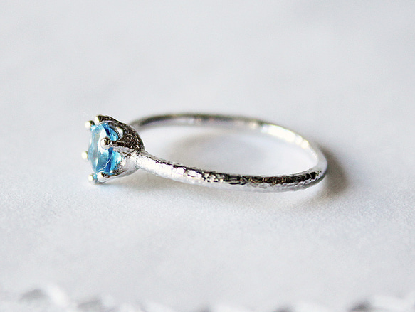 round cut blue topaz ring [5mm] (rhodium plating)【受注制作】 3枚目の画像