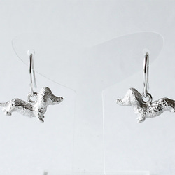 Dachshund hook pierce (rhodium plating) 第1張的照片