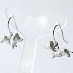 Dachshund hook pierce (rhodium plating) 第2張的照片