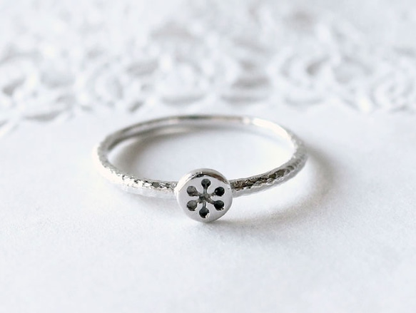 snow crystal circle ring (rhodium plating)開店15周年記念セール【20％オフ】 1枚目の画像