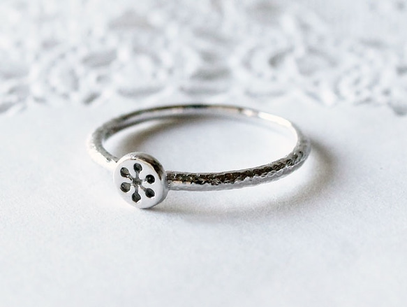 snow crystal circle ring (rhodium plating)開店15周年記念セール【20％オフ】 2枚目の画像