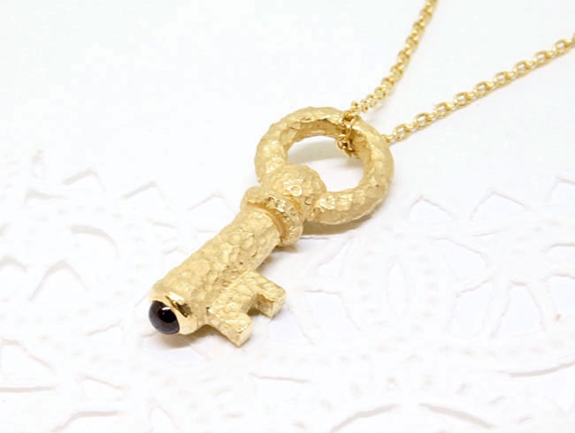 30%OFF ガーネット・キーネックレス（ゴールドカラー）