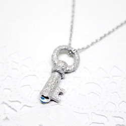 Bluetopaz cabochon key necklace (rhodium plating) 第7張的照片