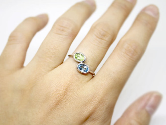 Bicolor ring  Peridot ＆ bluetopaz /  rhodium plating 第3張的照片