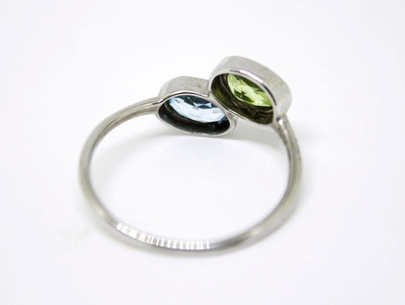 Bicolor ring  Peridot ＆ bluetopaz /  rhodium plating 第6張的照片