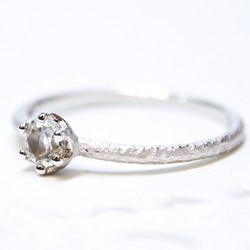 round cut white topaz ring [4mm] (rhodium plating)【受注製作】 2枚目の画像