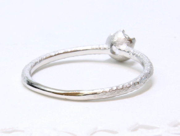 round cut white topaz ring [4mm] (rhodium plating) 第5張的照片