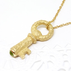 Peridot cabochon key necklace (gold plating) 第1張的照片