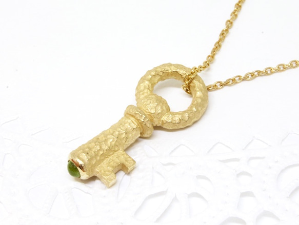 Peridot cabochon key necklace (gold plating) 第1張的照片