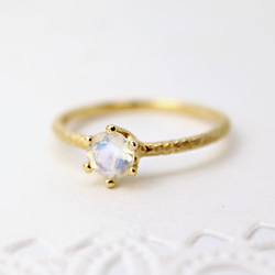 round cut royal blue moonstone ring [5mm] (gold plating) 2枚目の画像