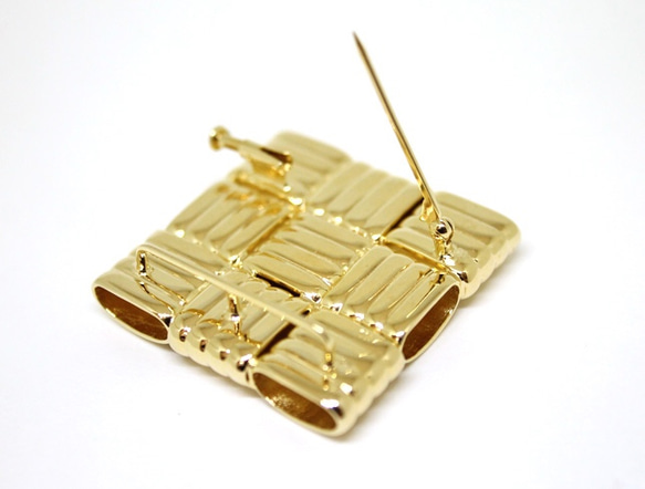 Square brooch (gold plating) 第4張的照片