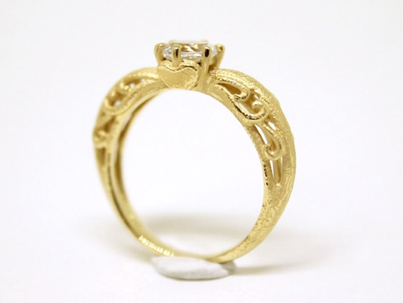 foliage scroll heart ring / white topaz (gold plating) 第3張的照片