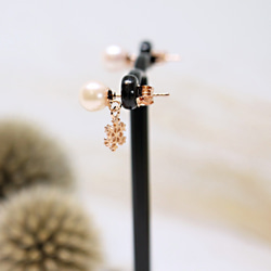 pearl with snow crystal pierce (pink gold plating) 第5張的照片