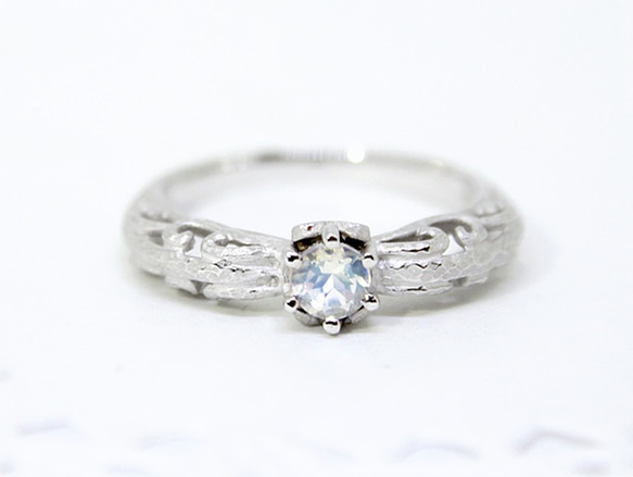 foliage scroll heart ring (matte) / Moonstone 4mm 3枚目の画像