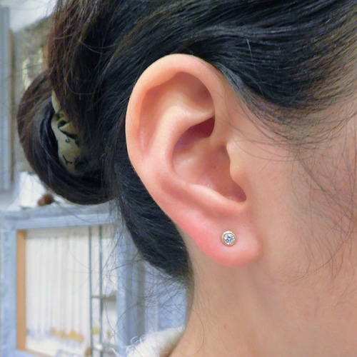 K18・ダイヤモンドの超薄型フクリンピアス【受注制作】 ピアス