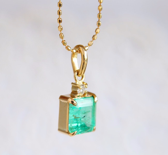 k18 Emerald necklace 第2張的照片