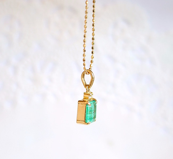 k18 Emerald necklace 第3張的照片